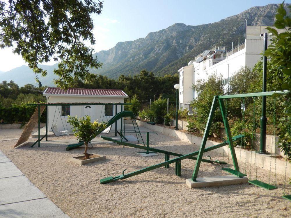 Hotel Lukas Gradac  Bagian luar foto