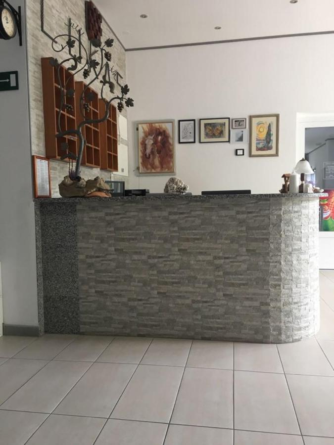 Hotel Lukas Gradac  Bagian luar foto