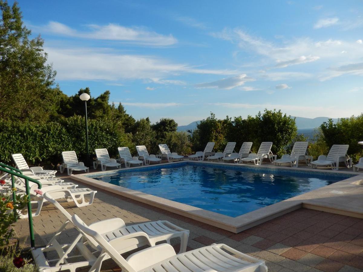 Hotel Lukas Gradac  Bagian luar foto