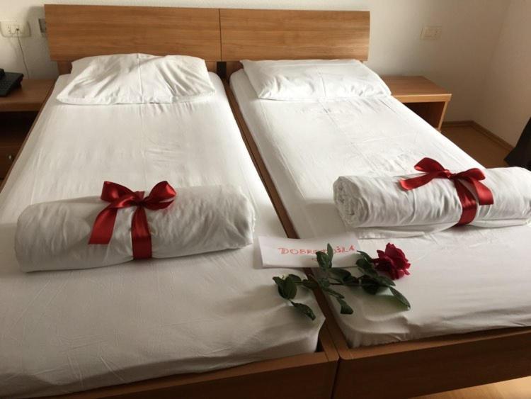 Hotel Lukas Gradac  Bagian luar foto