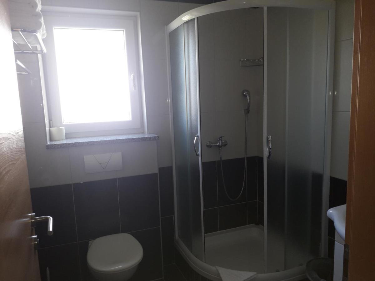 Hotel Lukas Gradac  Bagian luar foto