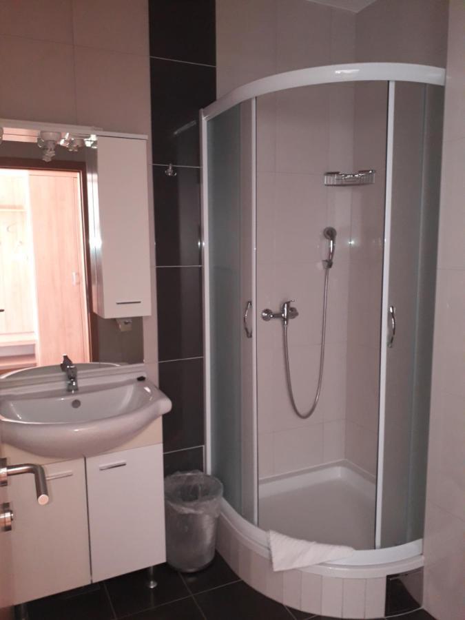 Hotel Lukas Gradac  Bagian luar foto