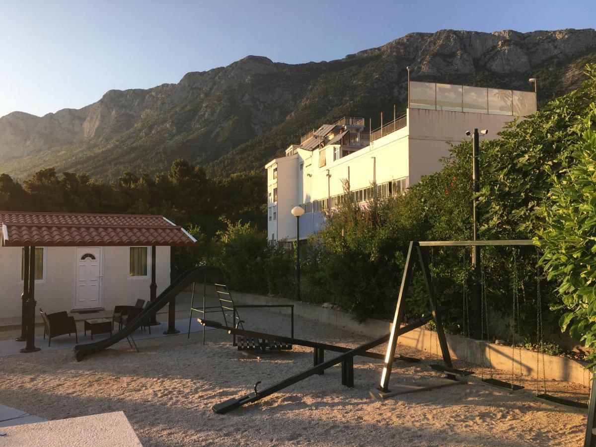Hotel Lukas Gradac  Bagian luar foto